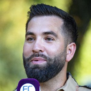 Sachant que Soraya ne serait pas acceptée par sa famille, Kendji a pris ses distances.

Kendji Girac en concert lors du festival de musique du Printemps de Perouges au Chateau de Saint-Maurice-de-Remens. 

Photo : Sandrine Thesillat / PsNewZ / Bestimage