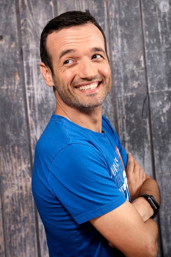 Portrait de Fabien Olicard. © CEDRIC PERRIN / BESTIMAGE