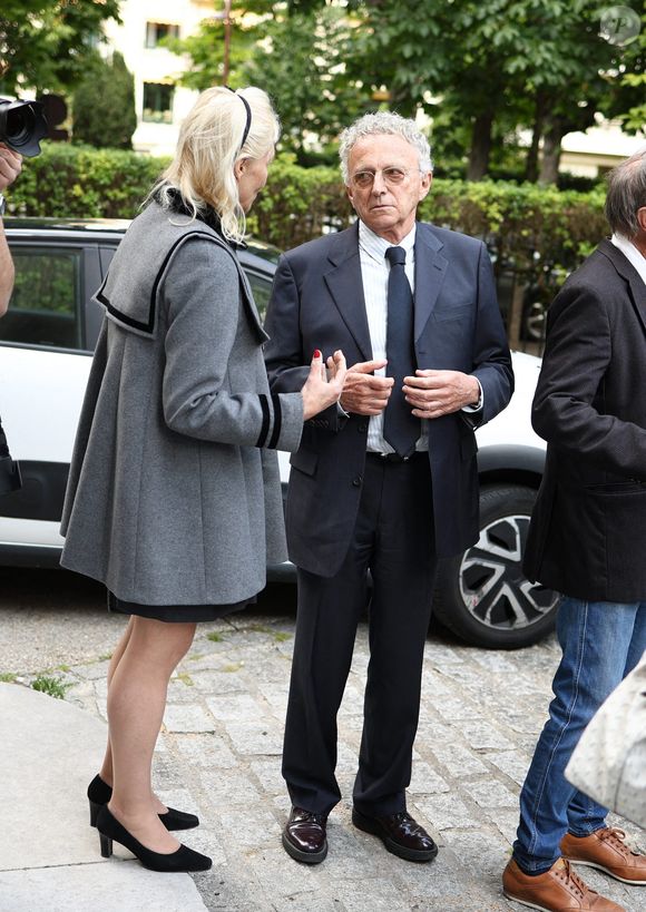 Nelson Monfort lors de la cérémonie d'enterrement de Daniel Bilalian à l'église Saint-Pierre de Neuilly-sur-Seine, près de Paris, France, le 22 mai 2025. Photo par Raphael Lafargue/ABACAPRESS.COM