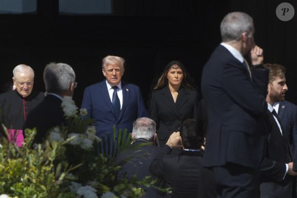 Les dirigeants et les têtes couronnées, venus du monde entier, assistent aux funérailles du pape François sur la place Saint-Pierre au Vatican à Rome, le 26 avril 2025.© Zuma Press / Bestimage