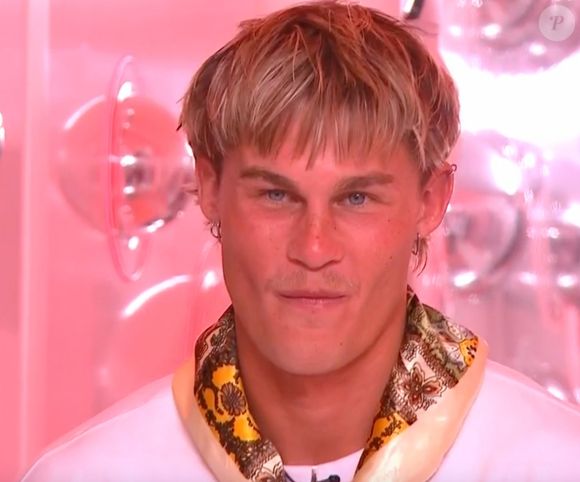 Adrien dans le sas de Secret Story ce jeudi 10 juillet 2025. (Capture d'écran TFX).