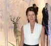 "Le sud du Luberon me convient, il n'y a pas de villages fermés l'hiver et le tourisme n'a pas encore perverti l'âme des lieux", confiait-elle avant d'ajouter :
Exclusif - Carole Gaessler lors de la présentation de la collection limitée des marques 1.2.3 et Swarovski dans la boutique 1.2.3, au 7 avenue des Ternes à Paris, le 25 novembre 2016 © Rachid Bellak/Bestimage