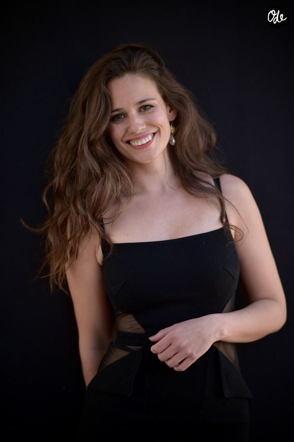 Lucie Lucas  participe à la séance photo lors de la troisième journée du 6e Festival international de Canneseries, le 16 avril 2023 à Cannes, en France. Copyright : Franck Castel/ABACAPRESS.COM