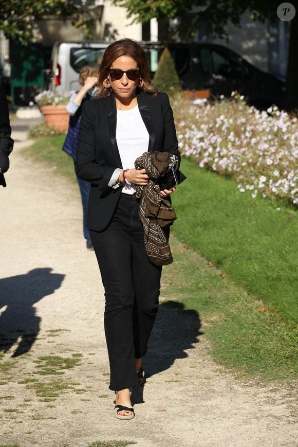 Lea Salame lors de la cérémonie d'enterrement du journaliste français Jean-Pierre Elkabbach au cimetière du Montparnasse à Paris, France, le 6 octobre 2023. Photo par Jerome Domine/ABACAPRESS.COM