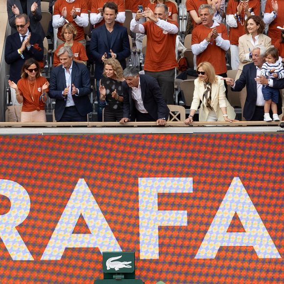 Hommage à Rafael Nadal lors des Internationaux de France 2025 à Roland Garros le 25 mai 2025 à Paris, France. Photo par Nasser Berzane/ABACAPRESS.COM