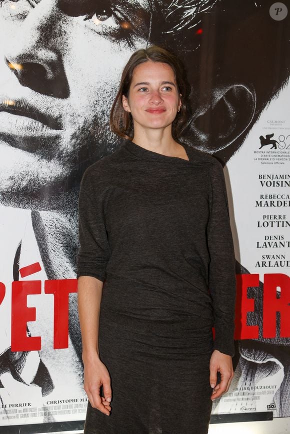 Au fil d’une interview avec "Paris Match", les deux comédiens ne cessent de se complimenter avec une délicatesse palpable.

Exclusif - Rebecca Marder au Cinéma Jean Eustache à Pessac, pour l'avant-première du film "Létranger" du réalisateur François Ozon, le 16 octobre 2025. ©Jean-Marc LHOMER/Bestimage