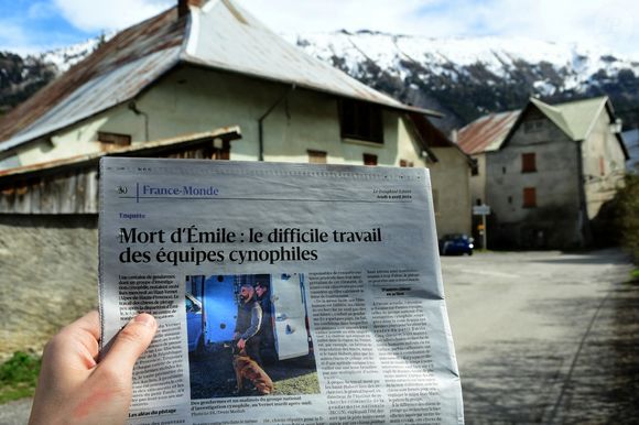 Illustrations au Vernet dans les Alpes-de-Haute-Provence dans le cadre de la disparition du petit Emile en juillet 2023 dont une partie des ossements ont été retrouvés. Le 4 avril 2024. © Romain Doucelin / Bestimage