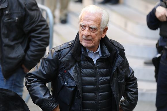 Alain Belmondo lors des obsèques de Jean Rochefort en l'église Saint-Thomas d'Aquin à Paris, le 13 octobre 2017. AGENCE / BESTIMAGE