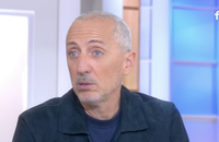 Gad Elmaleh dans l'émission "C à Vous" sur France 5 le 19 septembre 2025
