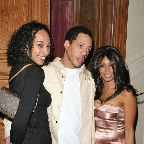 JoeyStarr, Leïla et Mia Frye assistent à la soirée 'Desperate Housewives', pour le lancement du premier 'KOT Fringale' à Paris, France, le 27 février 2006. Photo par Denis Guignebourg/ABACAPRESS.COM