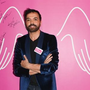 “Non. On n’a pas contacté Christophe”, précise le chorégraphe Kamel Ouali 

Exclusif - Kamel Ouali - Backstage - Enregistrement de l'émission "Tout le monde chante contre le cancer, les stars relèvent le défi" dans le cadre du gala de l'association "Tout le monde chante contre le cancer" présentée par J.Anthony au Dôme de Paris, et diffusée le 4 janvier sur W9. Le 22 novembre 2022 © Coadic Guirec-Christophe Clovis / Bestimage