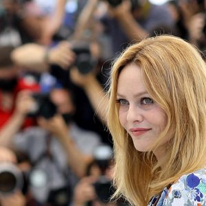 Vanessa Paradis au photocall du film Cette musique ne joue pour personne (Cannes première) lors du 74ème festival international du film de Cannes le 10 juillet 2021

© Borde / Jacovides / Moreau / Bestimage