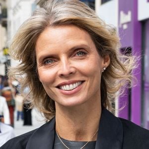 Sylvie Tellier - Célébrités à la sortie des studios RTL à Neuilly-sur-Seine le 17 septembre 2025.  
Crédit : Agence / Bestimage