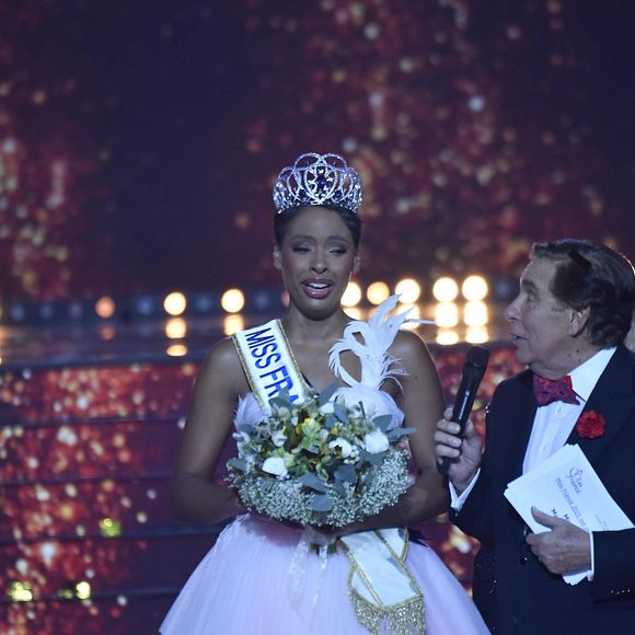Une toute nouvelle vie s'ouvre ainsi pour cette Miss France 2025 

Miss France 2025, sur TF1           Crédits : Pierre Billard/sipa press via Bestimage