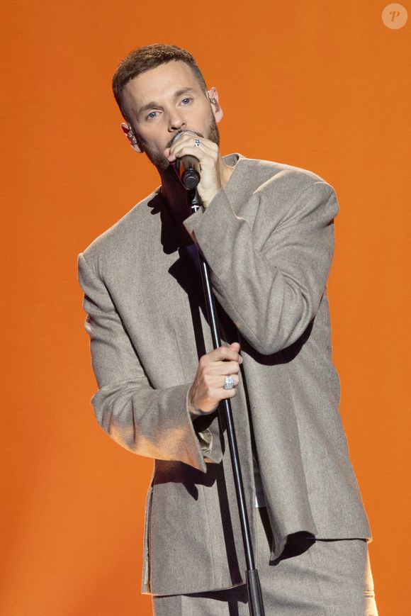 Exclusif - Matt Pokora pour les surprises lors de l'enregistrement de l'émission "La Boîte à secrets", le 23 septembre 2025. 

© Cyril Moreau/Bestimage