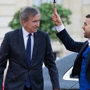 L'homme d'affaires français et PDG de LVMH Bernard Arnault arrive au Palais présidentiel de l'Elysée avant un dîner d'Etat avec les présidents français et brésilien à Paris le 5 juin 2025. Photo par Raphael Lafargue/ABACAPRESS.COM