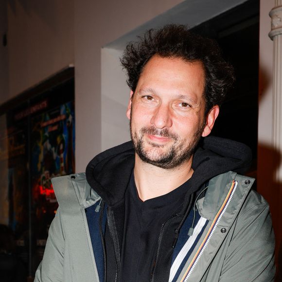 Eric Antoine confie dans Closer qu’il vit encore avec des variations de poids. 

Eric Antoine à la sortie de la pièce "Mission Florimont" au théâtre de La Gaîté Rive Gauche à Paris, le 11 octobre 2025. © Julien Sarkissian / Bestimage