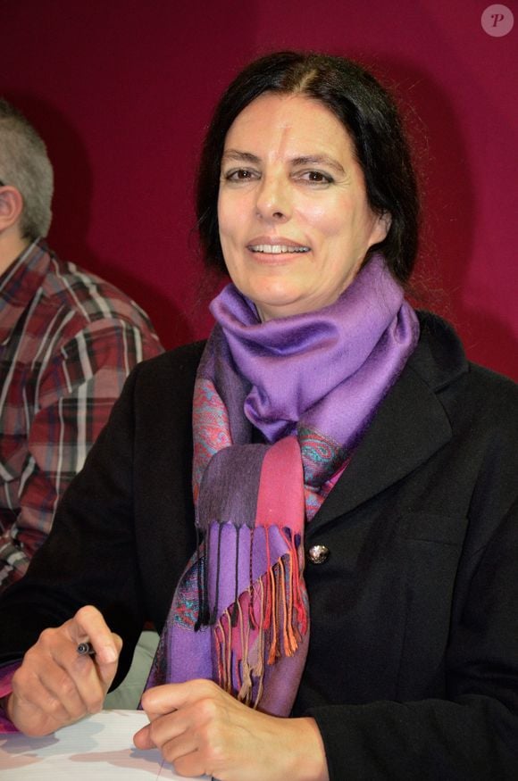 Françoise Bettencourt dédicace son livre "L'audition, ne faite plus la sourde oreille", à Toulon, le 19 novembre 2011. AGENCE / BESTIMAGE