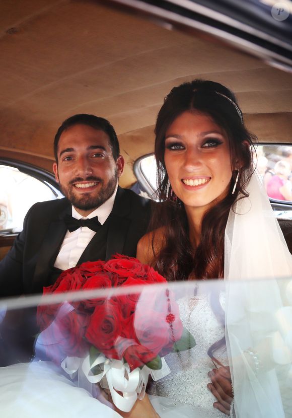 Sortie du mariage religieux de Sophie Vouzelaud, première dauphine de Miss France 2007 et malentendante, avec son compagnon Fabien Boutamine à Saint Junien le 18 août 2018.
© Patrick Bernard / Bestimage