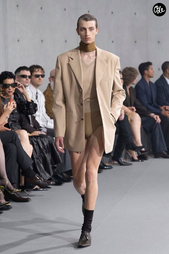Défilé de mode homme Saint Laurent Printemps/Eté 2027 dans le cadre de la Fashion Week de Paris le 23 juin 2026.

© Bestimage