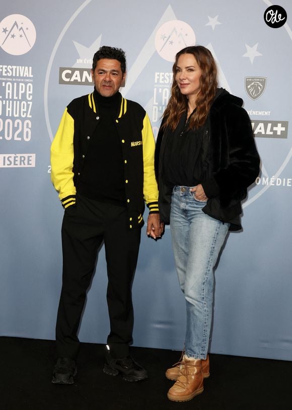 Jamel Debbouze et sa femme Mélissa Theuriau - Tapis rouge lors du 29ème Festival International du Film de Comédie de l'Alpe d'Huez le 21 Janvier 2026. © Dominique Jacovides/Bestimage