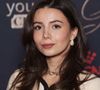 Une vidéo promotionnelle a été dévoilée sur les réseaux sociaux, à travers laquelle l'aînée Annily (21 ans, issue de sa relation passée avec Jérémy Chatelain) apparaît et affiche une ressemblance toujours de plus en plus troublante avec sa maman au même âge.

Annily Chatelain (fille de la chanteuse Alizée et de Jérémy Chatelain) - Photocall de la première édition du "You Care Charity Gala" en faveur de la cause animale et de l'environnement au Cercle Interalliée à Paris le 3 décembre 2024. © Cyril Moreau/Bestimage