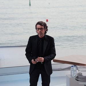 Yann Barthes lors de l'émission « Le Grand Journal » de Canal Plus, dans le cadre du 64e Festival de Cannes, à Cannes (France), le 12 mai 2011. Photo de Giancarlo Gorassini/ABACAPRESS.COM