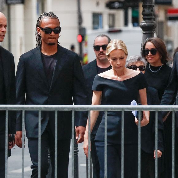 Audrey Crespo-Mara et ses fils Sekou et Lamine - Arrivées aux obsèques de Thierry Ardisson en l’église Saint-Roch de Paris, France, le 17 juillet 2025. © Clovis-Jacovides/Bestimage