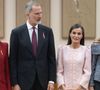 on apprend qu'elles ont toutes les deux renoncé à cet héritage, à l'image de leurs parents, 

La princesse Leonor, Le roi Felipe VI d'Espagne, La reine Letizia d'Espagne, L'infante Sofia d'Espagne - La famille royale espagnole lors de l'événement 50 ans plus tard : la Couronne dans la transition vers la démocratie au Congrès des députés à Madrid, le 21 novembre 2025.

Photo : Europa Press / Bestimage