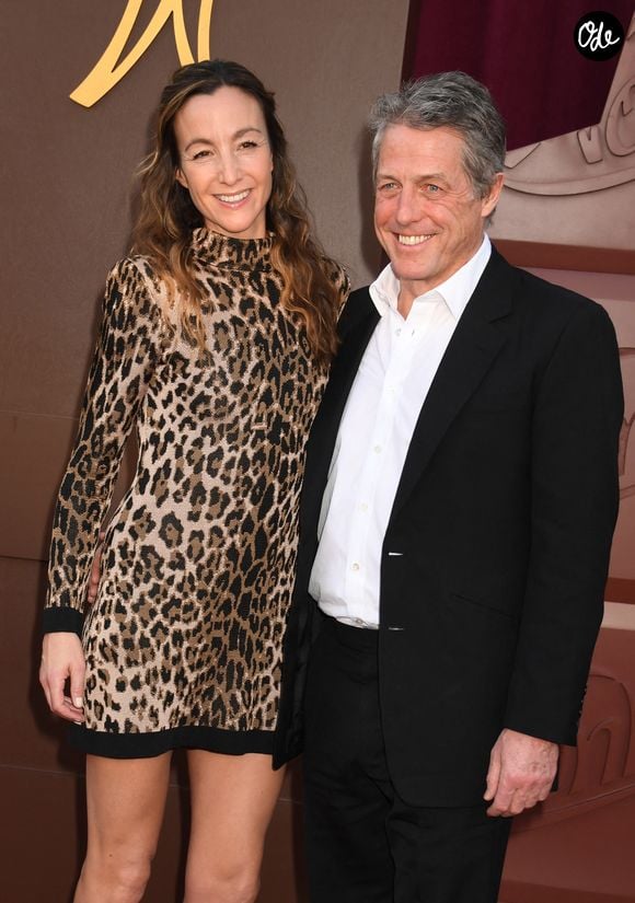 Anna Elisabet Eberstein et Hugh Grant à l'avant-première du film Wonka au Regency Village Theater à Westwood, en Californie, le 10 décembre 2023.