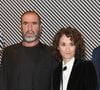 Eric Cantona joue dans le film AKA, diffusé jeudi soir sur TF1.

Eric Cantona avec sa femme Rachida Brakni - Dîner de gala annuel de la société des amis du Centre Pompidou "Black & White" au centre national d'art et de culture Georges-Pompidou à Paris, France. © Coadic Guirec/Bestimage