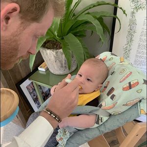 Le prince Harry, duc de Sussex et Meghan Markle, duchesse de Sussex, avec leurs enfants Archie et Lilibet. © Backgrid UK/ Bestimage