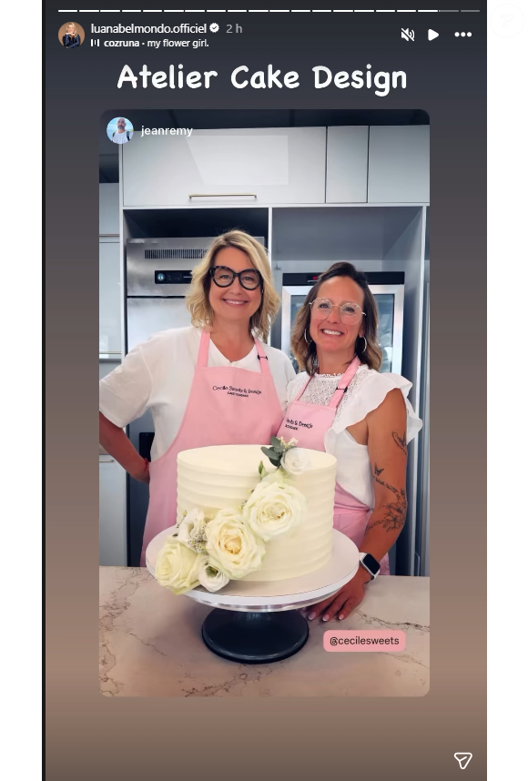 Sur le cliché reposté par Luana, les deux femmes prennent fièrement la pose, tout sourire, derrière une création à couper le souffle, à savoir un majestueux gâteau blanc élégamment orné de roses fraîches. 

Luana Belmondo de passage dans le sud, elle allie plaisir et travail.