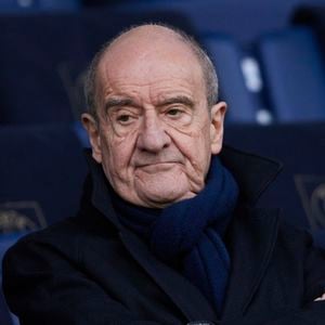 Plusieurs semaines après la parution de témoignages accablants concernant les coulisses de "C à vous" et Anne-Elisabeth Lemoine, un membre important de l'équipe s'est exprimé sur le sujet

Pierre Lescure en tribunes du match de Ligue 1 McDonald's opposant le Paris Saint-Germain (PSG) au Racing Club de Lens (RCL) (1-0) au Parc des Princes à Paris, France. © Cyril Moreau/Bestimage