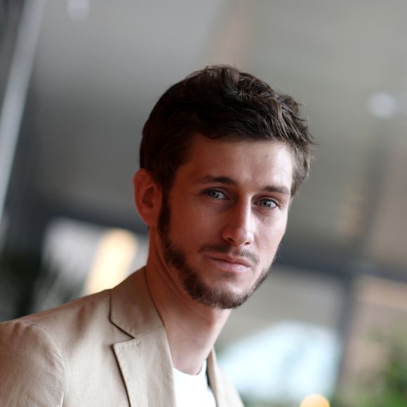 Ces derniers mois ont été particulièrement difficiles pour Jean-Baptiste Maunier... 

Jean-Baptiste Maunier au village lors des internationaux de tennis de Roland Garros à Paris, France © Jacovides-Moreau/Bestimage