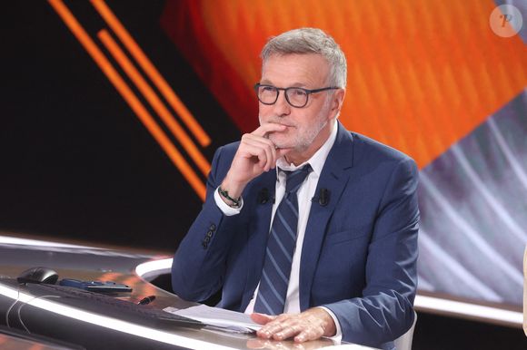 Le présentateur de télévision et animateur radio français Laurent Ruquier présente sa nouvelle émission sur la chaîne BFMTV, intitulée 'Le 20H de Ruquier' à Paris, France, le 25 septembre 2023. Photo par Jerome Dominé/ABACAPRESS.COM