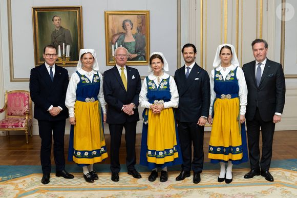 Le roi Carl XVI Gustav de Suède, la reine Silvia de Suède, la princesse Victoria de Suède, le prince Daniel de Suède, la princesse Madeleine de Suède, Chris O´Neill, le Prince Carl Philip, lors des célébrations de la Fête nationale à Stockholm. Photo par Dana Press / Bestimage
