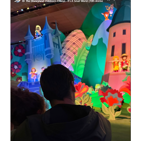 Et aussi d'instants magiques capturés avec leurs enfants.

Karine Ferri et Yoann Gourcuff à Disneyland avec leurs trois enfants.