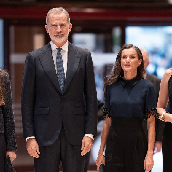 La famille royale d'Espagne a assisté à un concert donné à Oviedo.

Le roi Felipe VI, la reine Letizia, la princesse héritière Leonor et la princesse Sofia assistent au concert de clôture de la 33ème Semaine musicale à Oviedo. Photo by LALO YASKY / BESTIMAGE