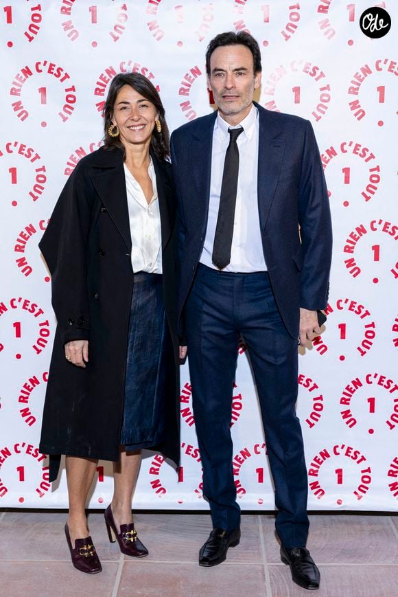 Cécile Duffau (fondatrice de l'association Un rien c'est tout) et Anthony Delon au photocall des invités au dîner de gala de l'association "Un rien c'est tout" au musée de l'armée aux Invalides à Paris le 7 mars 2024.©Bestimage