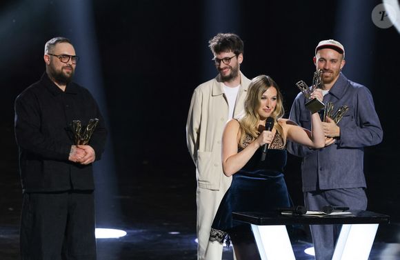 Quoi qu’il en soit, hier, Helena a remporté le prix de la Chanson originale pour le titre Mauvais garçon — elle était également nommée dans les catégories Album, Révélation scène et Révélation féminine

Helena (chanson originale de l'année) à la cérémonie des 41èmes Victoires de la Musique à la Seine Musicale à Boulogne-Billancourt le 13 février 2026.

© Coadic Guirec / Bestimage