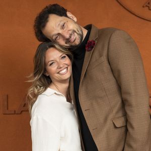 Éric Antoine et sa compagne Gennifer Demey au village lors des Internationaux de France de Tennis de Roland Garros 2025, à Paris, France, le 7 juin 2025. © Cyril Moreau/Bestimage