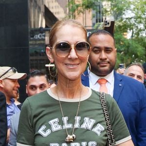 Céline Dion est tout sourire lors d'une sortie en ville, à New York City, NY, USA, le 17 juin 2024. Photo par Bauer-Griffin/INSTARimages/ABACAPRESS.COM