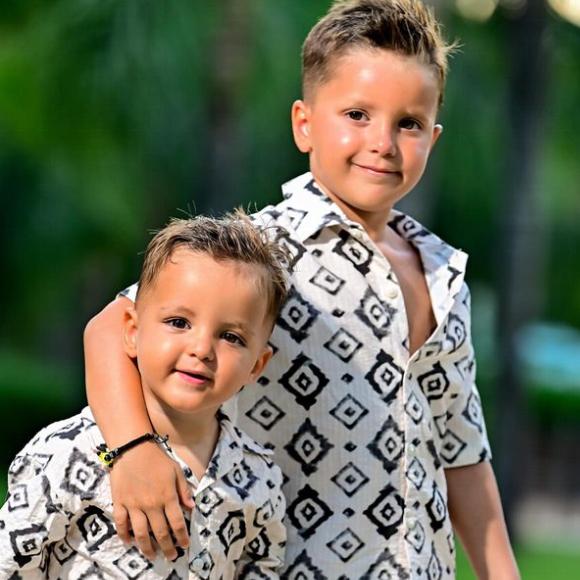 Mariés depuis mai 2019, ils sont devenus les parents de deux garçons : Milann (né le 11 octobre 2019) et Leyann (né le 5 juin 2022). 

Nabilla et Thomas Vergara en vacances de luxe en Turquie avec leurs fils Milann et Leyann.