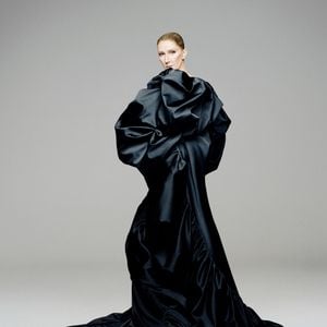 Visuel d'une affiche qui annonce le retour sur scène de Céline Dion à Paris.
© Robin Galiegue / Courtesy via Bestimage