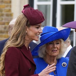 Kate Middleton et la reine Camilla ont accueilli Melania Trump à Windsor.

Kate Middleton, princesse de Galles, Camilla Parker Bowles et la Première dame Melania Trump au château de Windsor. © Aaron Chown/WPA-Pool / Julien Burton via Bestimage
