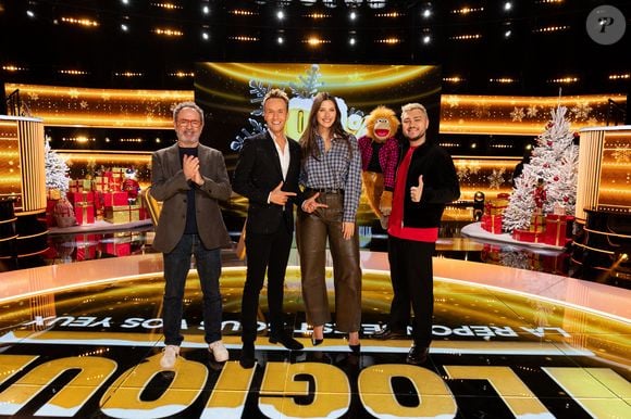 Exclusif - Cyril Féraud, Camille Cerf, Bruno Solo, Jeff Panacloc lors de l'enregistrement de l'émission "100% Logique", présentée par C.Féraud et diffusée le 20 décembre 2025 sur France 2, à Saint Denis, France, le 25 novembre 2025. © Jeremy Melloul/Bestimage