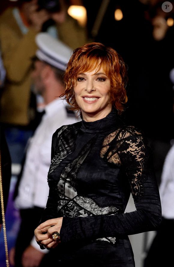 Mylène Farmer - Montée des marches du film « Dalloway » lors du 78ème Festival International du Film de Cannes, au Palais des Festivals à Cannes. Le 15 mai 2025
© Jacovides-Moreau / Bestimage
