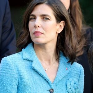 Charlotte Casiraghi dans la cour du palais princier le jour de la fête nationale de Monaco le 19 novembre 2024.

© Jean-Charles Vinaj / Pool Monaco / Bestimage