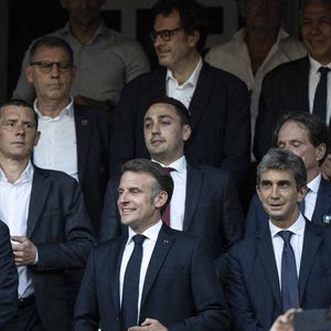 Florian Grill avec le président français Emmanuel Macron avant la finale du Top 14 de rugby entre le Stade Toulousain (Toulouse) et l'Union Bordeaux-Begles (UBB) au Stade de France à Saint-Denis, au nord de Paris, le 28 juin 2025.Photo par Eliot Blondet/ABACAPRESS.COM